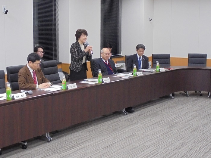 有識者懇談会の様子