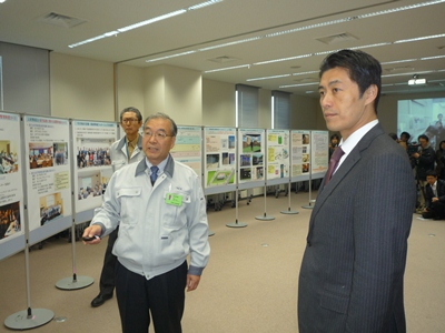 細野大臣1月14日訪問写真その1