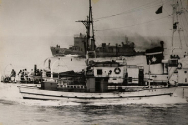 JCG patrol boat (middle) protecting fishing boat of Japan (front) against Korean guard ship (far side)