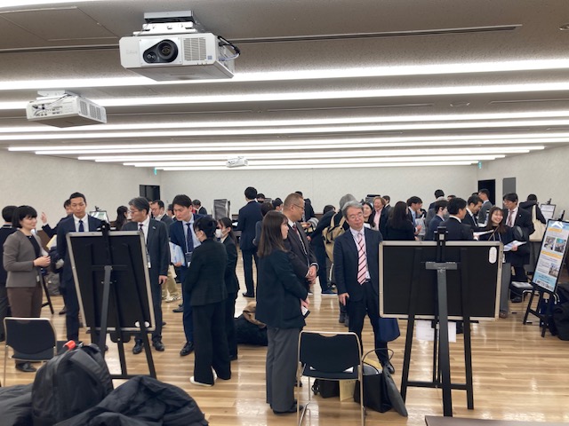 ポスターセッションの様子⓵