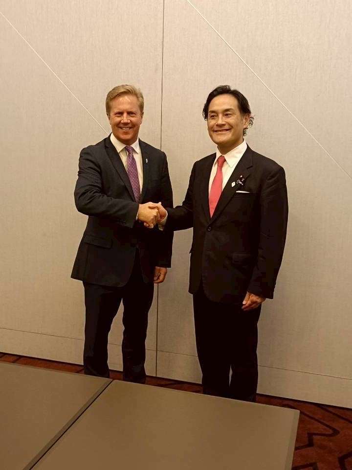 マックレイ貿易大臣との会談の様子