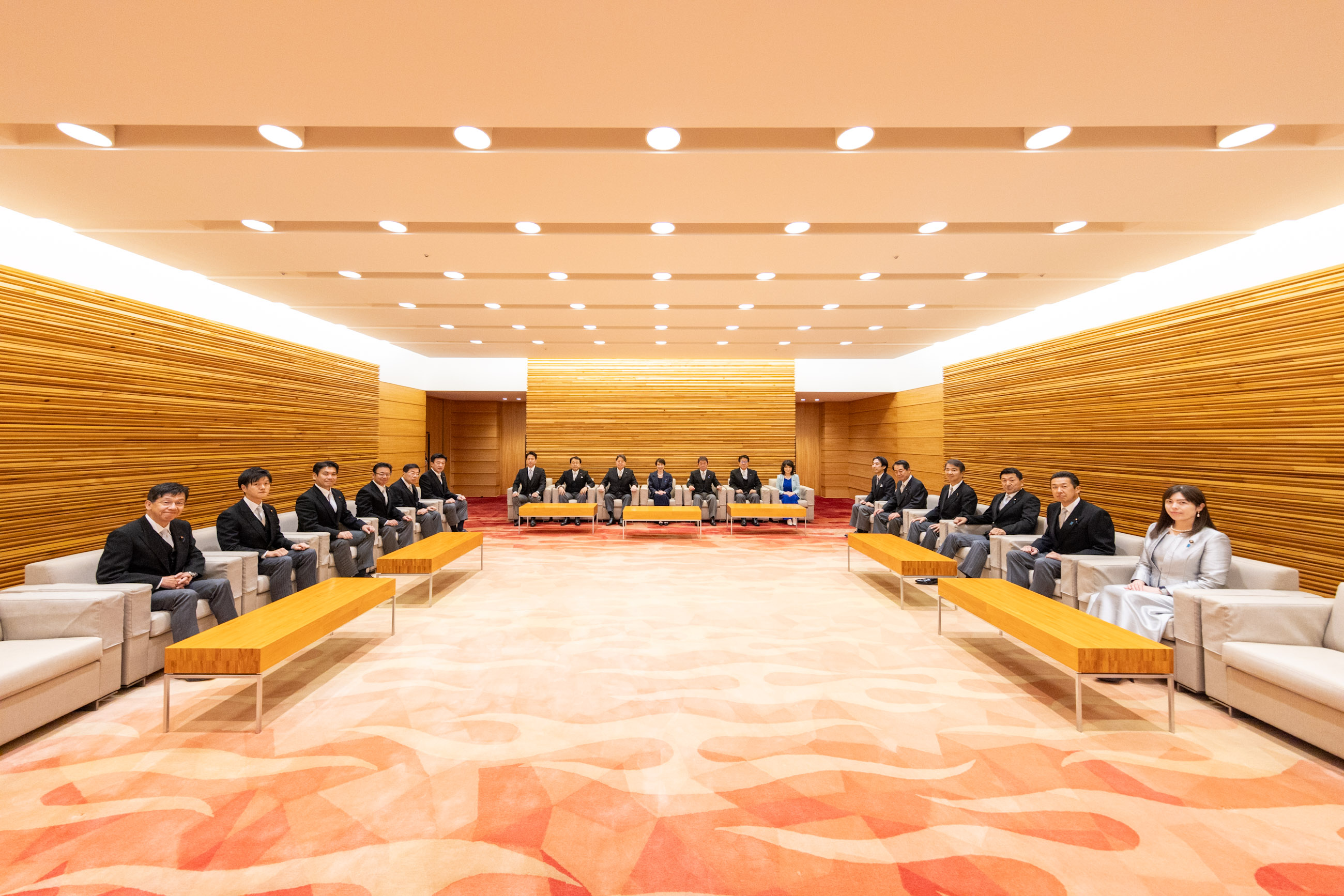 令和7年10月21日 初閣議